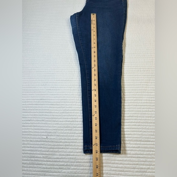 Nicole Miller Jeans. SoHo High Rise Skinny. Button Fly. Size 12. - Picture 5 of 6